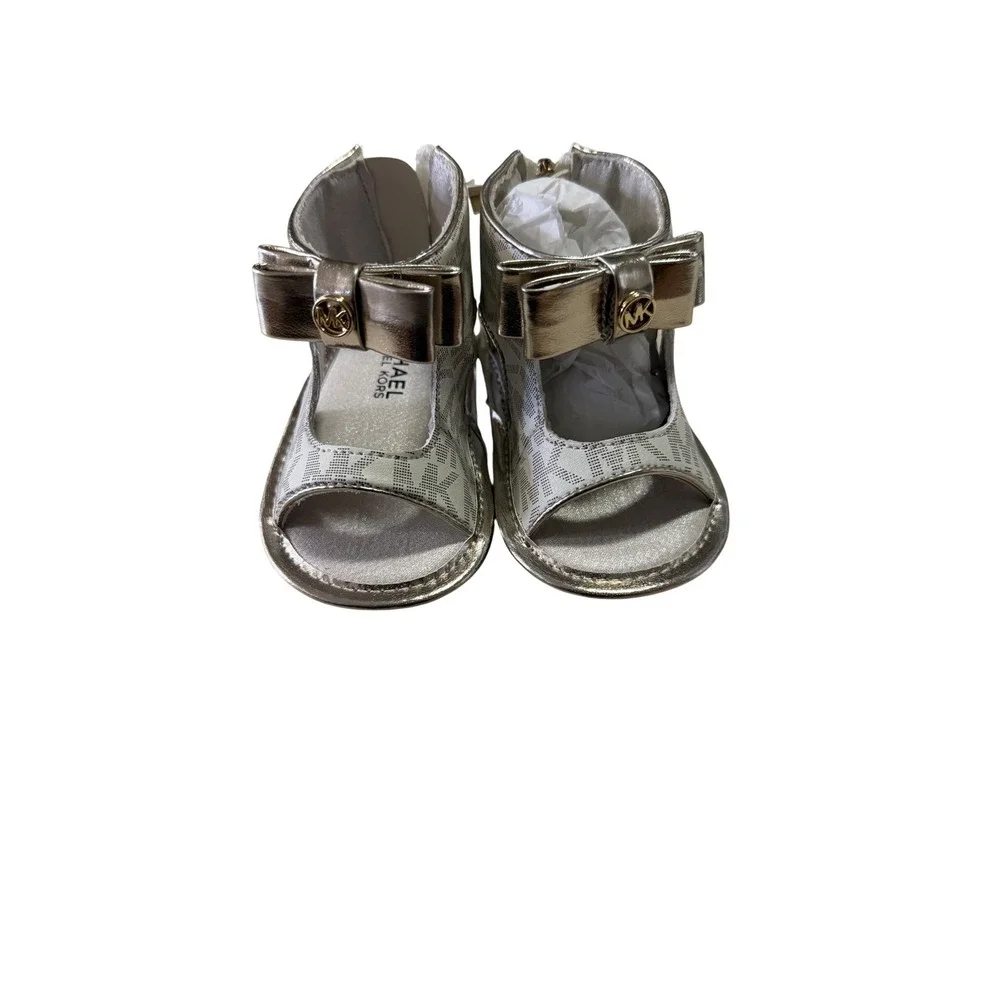 401.Michael Kors Baby Girls Tilly Dahnia Logo Crib Sandals Vanilla Infant Sz 4